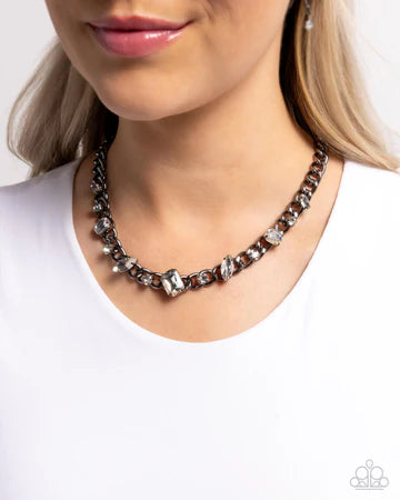 Pronged Perfection Black
