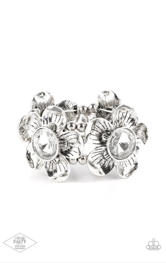 2013 Zi Flower White