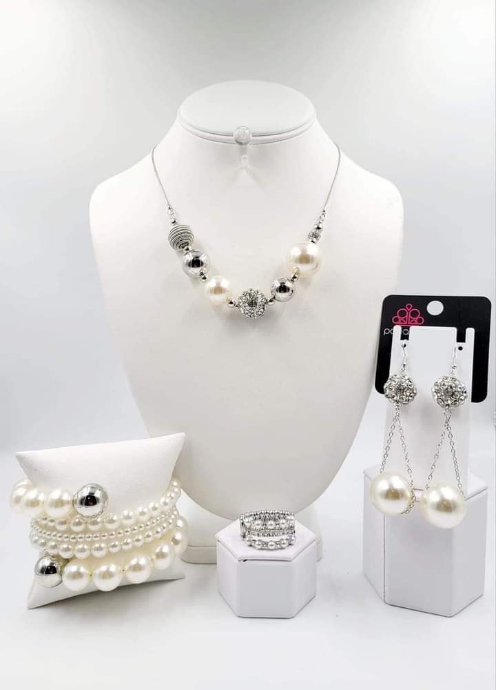 April 2023 Fiercely 5th Avenue