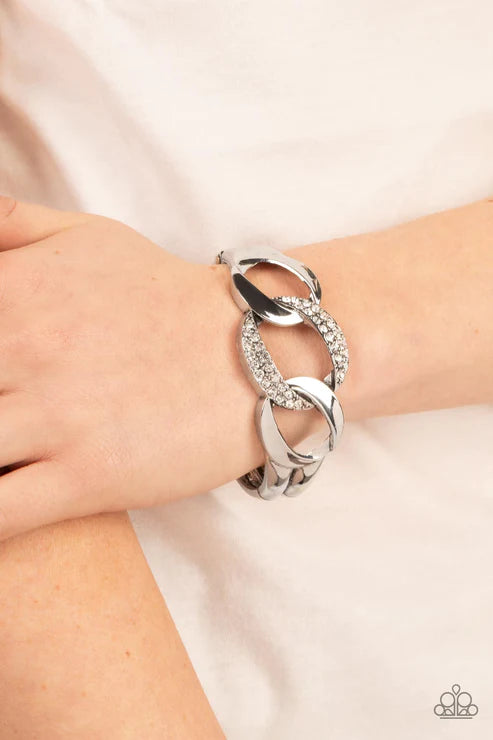 BOMBSHELL Squad White