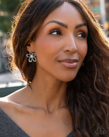 Blossoming Belle Black