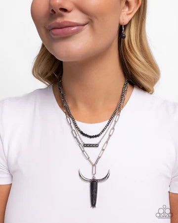 Longhorn Layers Black