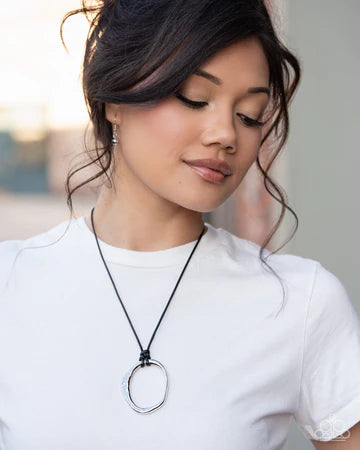 Simple Sashay Black